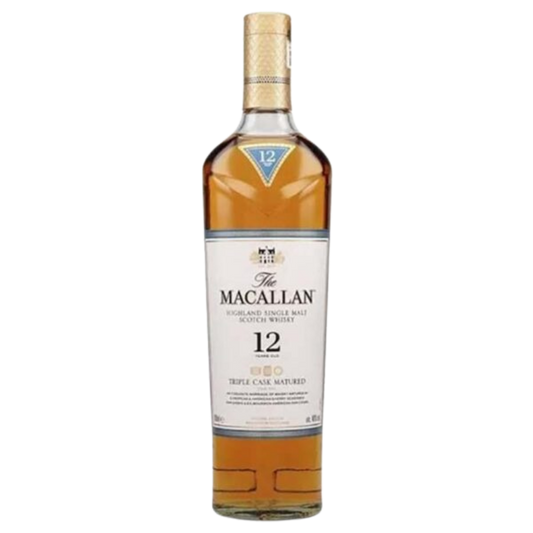 Botella de whisky single malt The Macallan 12 Años Double Cask de 750 ml al lado de su estuche cilíndrico de presentación premium en color azul claro y blanco.