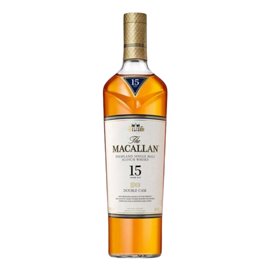 Elegante botella de whisky single malt The Macallan 15 Años Double Cask de 750 ml junto a su estuche premium texturizado en color azul marino y detalles dorados.